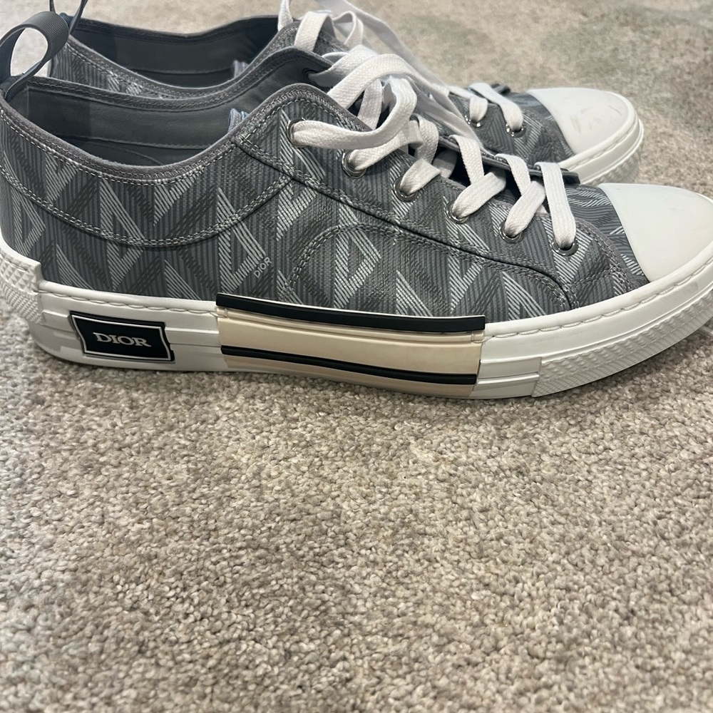 Dior Gray Monogram Low-Top Sneakers with White Soles and Laces - Picture 2 of 6
